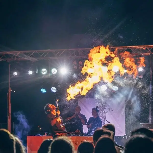 Mojo Stilts, Ψάχνεις Ανιματέρ Ξυλοπόδαροι στο Ηράκλειο; Mojo Stilts Ξυλοπόδαροι Ανιματέρ στο Ηράκλειο Κρήτης. Τηλέφωνο, χάρτης, οδηγίες.