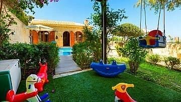 Family friendly villas. Βρες επιλεγμένες family friendly βίλες στην Κρήτη για οικογενειακές διακοπές με παιδιά, από Ηράκλειο, Χανιά, Ρέθυμνο, μέχρι και Άγιο Νικόλαο.